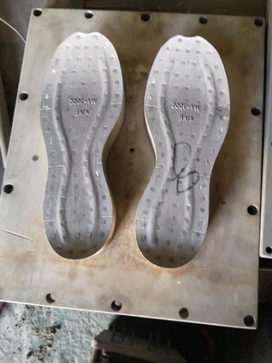 Máquina automática de moldagem de forma ETPU 380V para solas personalizadas de sapatos esportivos